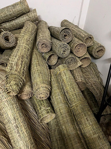 Tejas de Techo de Paja Natural Hechas a Mano en Vietnam para Gazebos de Resort y Decoración de Exteriores - Product Image 6