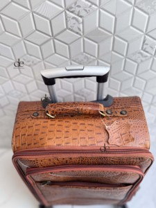 Bolsas de equipaje de nuevo diseñador, bolso con ruedas hecho a mano de usos múltiples, cuero genuino, Unisex, tamaño grande, Maleta de diseño único de usos múltiples - Product Image 3