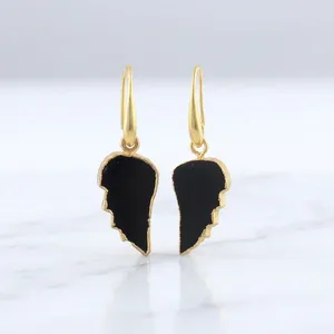 Boucles d'oreilles en laiton plaqué or 18 carats avec onyx noir et ailes d'ange, hypoallergéniques, pour femmes, vente en gros - Product Image 6