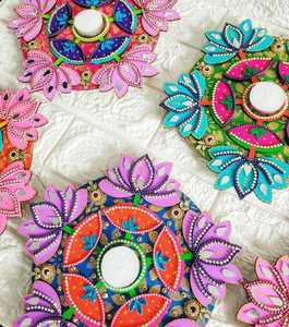 ชุดสะสม AARNA ที่ใส่เทียนรังโกลีงานแฮนด์เมดสไตล์อาร์ตเดโค ดอกไม้ประดิษฐ์ ของตกแต่งโลหะรักษ์โลก สำหรับเทศกาลอินเดีย - Product Image 2