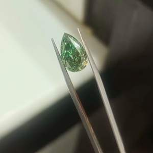 Diamant de laboratoire vert vif fantaisie taille poire 4,52 ct SI1 - Product Image 2
