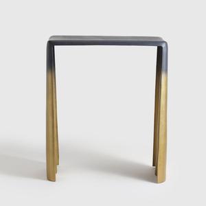 Table basse tendance en métal martelé fait main, style industriel, finition antique, meubles de salon - Product Image 1