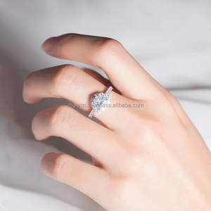 Bague de fiançailles pour femme en or blanc 14 carats, diamant de laboratoire personnalisé, certifié IGI, taille brillant, style hip-hop, 6 grammes - Product Image 6