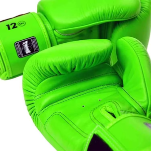 Nouveauté tendance : Gants de boxe Muay Thai pour adultes en cuir de qualité supérieure, anti-humidité, à doigts entiers, avec logo personnalisé, couleur Lime - Product Image 2