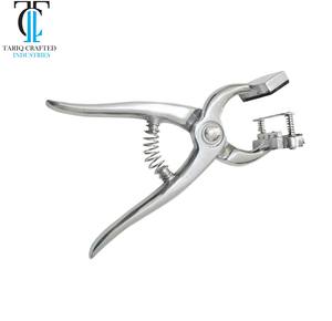 คีมสักปศุสัตว์แบบมืออาชีพสำหรับใช้ในฟาร์มปศุสัตว์ TARIQ CRAFTED INDUSTRIES - Product Image 2