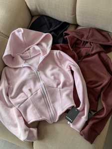 OEM Custom Women <b>Cropped</b> <b>Zip</b> <b>Up</b> Hoodie Full <b>Zip</b> Fleece Hooded Sweatshirt Short Length Casual Streetwear with kangroo Pockets - Product Image 2