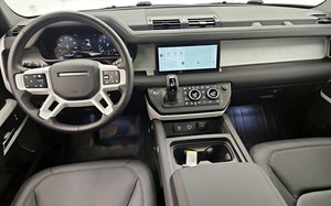 Como Nuevo 2024 Land Rover Defender - Product Image 4
