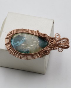 Pendentif Charme en Amétrine Fantaisie Enveloppé de Fil de Platine |   Pierre précieuse d'amétrine naturelle, bijoux de luxe faits à la main |   Pendentif taille unique - Product Image 3