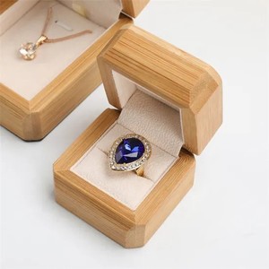 Caja de Joyería de Madera Natural, Forma Cuadrada, Diseño Simple con Tapa para Almacenamiento, Hecha en Vietnam - Product Image 2