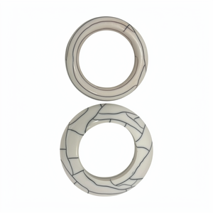 Proveedor Mayorista de Brazaletes Grandes y Gruesos de Resina Acrílica Ligera para Joyería de Moda y Brazaletes de Diseñador - Product Image 1