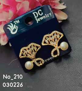 Pendientes de Botón Geométricos de Moda para Mujer, Chapados en Oro de Primera Calidad, Acero Inoxidable, Diseño Hipoalergénico, Joyería Fina para Fiestas - Product Image 6