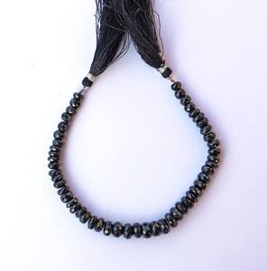 Cuentas redondas facetadas de espinela negra natural, hilo de piedras preciosas, cuentas sueltas para la fabricación de joyería al por mayor - Product Image 1