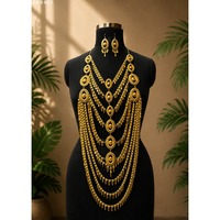 Parure de bijoux exquise pour femme, style bohème, en cuivre plaqué or, pour mariage, fiançailles et fête, comprenant collier et boucles d'oreilles à pampilles en filigrane doré