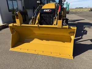 รถตักล้อยาง CAT 432F มือสอง ปี 2023 พร้อมระบบไฮดรอลิกแบบ Quick Hitch ด้านหลัง บุ้งกี๋หน้า และบุ้งกี๋หลัง สำหรับงานก่อสร้างในฟาร์ม - Product Image 5