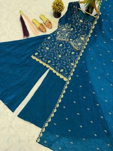 Conjunto de Ropa Tradicional India y Pakistaní para Mujer, en Seda Azul, con Detalles Bordados, Largo hasta el Suelo, Corte Regular - Product Image 2