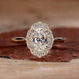 Anillo de Diamantes de Diseño Único, Anillo de Compromiso y Boda Moderno para Mujer, Joyería Elegante de Lujo, Artesanía Premium en Oferta - Product Image 1
