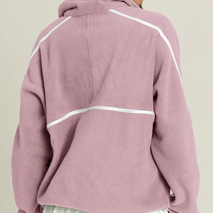 เสื้อสเวตเชิ้ตผู้หญิงพรีเมียม ผ้าเชอร์ปาฟลีซหนานุ่ม สำหรับฤดูหนาว มีโลโก้ด้านหน้า ผ้าหนัก 340 กรัม เหมาะสำหรับวันอากาศหนาว - Product Image 3