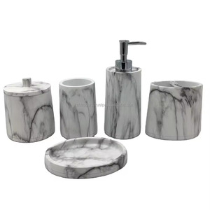 Ensemble d'accessoires de salle de bain en résine époxy personnalisé Organisateur élégant avec distributeur de savon et gobelet - Product Image 2