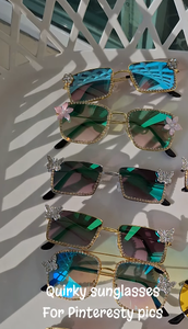 Gafas de sol de mujer con montura metálica de pentagrama y diamantes de imitación, ideales para bodas de verano, fiestas en la piscina, o como detalles de protección solar. - Product Image 2