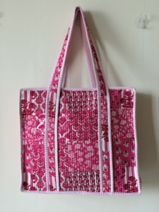 Sac fourre-tout matelassé pour femme, imprimé à la main style indien traditionnel, vintage, 18x16 pouces, 100% coton, fait main, plage, été, automne/hiver - Product Image 2
