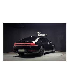 Genesis G90 AWD 2024 con Motor 3.5 Turbo E-S/C de Gasolina, Caja de Cambios Automática, Asientos de Cuero, 44,851 km, Volante a la Izquierda - Product Image 2