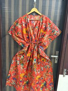 Vestido Kaftán Maxi de Algodón 100% con Estampado Floral, Cuello en V y Manga Murciélago para Mujer, Ideal para Verano, Playa y Uso Casual Ecológico - Product Image 1