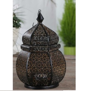 Lanterne en métal de conception unique, porte-bougie de table pour Noël, mariage ou décoration intérieure, écologique et fait main - Product Image 4