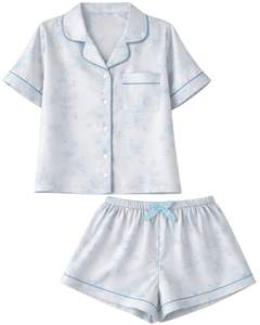 Conjunto de Pijama de Satén Floral Azul Claro Personalizado para Mujer, Manga Corta, Botones, Ropa de Dormir de Dos Piezas, Conjunto de Pantalones Cortos para Descansar - Product Image 1