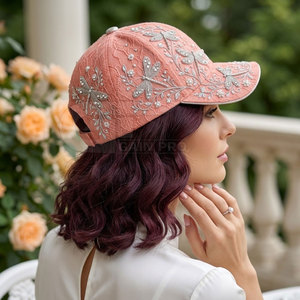 Casquette de baseball décorative pour femme en dentelle avec broderie détaillée et accents en strass, fermeture en tissu dentelle, accessoire streetwear - Product Image 5