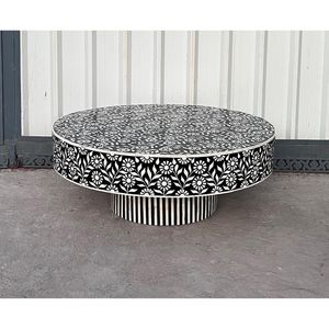 Table basse artisanale en os, mobilier exotique, œuvre d'art géométrique, accent décoratif haut de gamme pour salon - Product Image 1