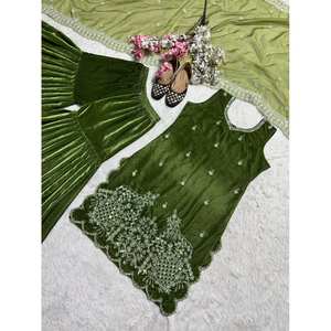 Magnifique ensemble Sharara et Dupatta pour femmes avec broderie à la main en perles pour les fêtes - Product Image 4