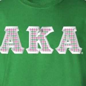 Camiseta AKA Personalizada en Sarga Verde Kelly con Aplique de Letras AKA Bordadas, Manga Corta, Algodón, Informal - Product Image 6
