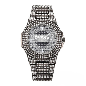 Montre de luxe pour homme, style hip-hop, à quartz, avec cadran ciel étoilé entièrement serti de diamants et bracelet en acier inoxydable avec calendrier - Product Image 1