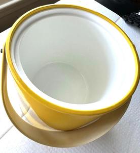 Moderna Cubitera de Cerámica Amarilla, Perfecta para Exhibición en Mesa, Fiestas, Bares en Casa y Entretenimiento en la Oficina, Enfriador de Vino de la India - Product Image 4