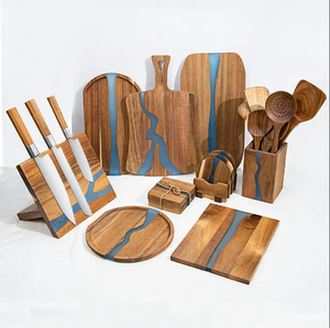 Planche à découper rectangulaire en bois d'acacia et résine, fabriquée à la main par Casa Hub Designer, épaisseur 1,5 cm, passe au lave-vaisselle, planche à découper de qualité supérieure pour la cuisine - Product Image 1