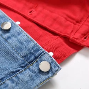 Veste en jean pour homme personnalisée avec impression, broderie et appliqué, qualité supérieure, col montant à rayures et boutons – Prix de gros - Product Image 5