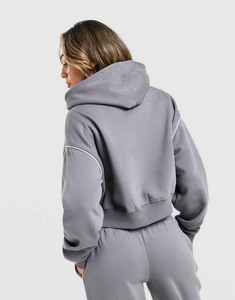 Survêtements pour femmes à logo personnalisé, comprenant un sweat à capuche court zippé style universitaire avec passepoil et un ensemble deux pièces, vêtements de sport respirants - Product Image 5