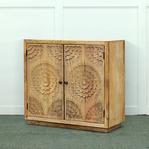 Armoire à deux portes en bois de manguier sculptée à la main Meubles de rangement au design moderne pour salon, salle à manger et chambre à coucher Finition en bois naturel - Product Image 3