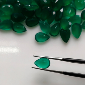 Ónix Verde Natural, Corte Pera de 9x6MM, Gema Suelta de la Mejor Calidad para Joyería, Gemas de Red Mountain - Product Image 1