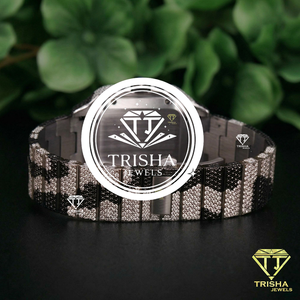 Reloj Exclusivo Personalizado con Diamantes Moissanite y Detalles Negros, Brazalete Totalmente Cubierto de Piedras y Diseño de Moda - Product Image 4