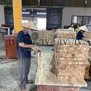 จานไม้กระถินณรงค์ธรรมชาติสำหรับขายส่ง ขนาด 8 x 8 นิ้ว ถาดเสิร์ฟ จานเสิร์ฟอาหาร ชาร์กูเตอรีบอร์ด จากเวียดนาม - Product Image 6