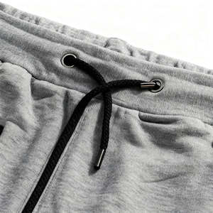 Ensemble de survêtement personnalisé de haute qualité pour homme, veste à capuche décontractée grise style streetwear avec cordon de serrage et pantalon de survêtement, logo personnalisable - Product Image 3