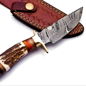 Cuchillo de hoja fija de acero de Damasco OEM con funda de cuero, EDC, Full Tang, para caza, desollado y camping, mango de cuerno de ciervo y bolster de latón - Product Image 6