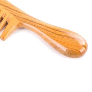 Peigne en bois d'acacia fait à la main, peigne à dents larges en bois naturel, peigne démêlant antistatique pour hommes et femmes - Product Image 3