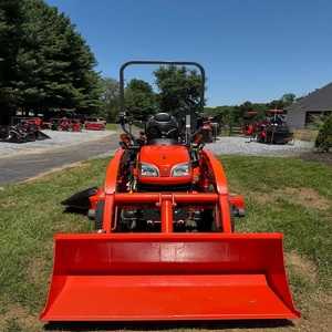 Tractor Agrícola Compacto Kubota LX2620 con Tracción en las 4 Ruedas, Transmisión HST, Motor Diésel de 23.3 HP - Product Image 1