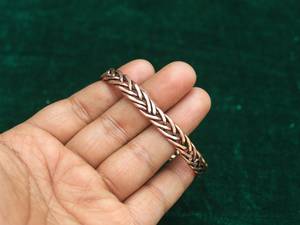 สร้อยข้อมือลูกปัดทำมือประดับมุกเทียม ตัวเรือนทองแดงแท้ เครื่องประดับงานแต่งงานสำหรับผู้หญิง - Product Image 2