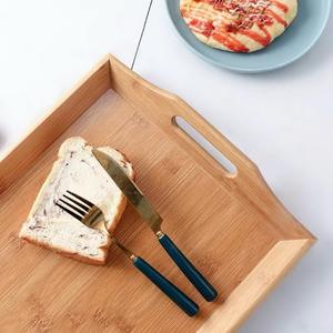 Plateau de service en bambou avec poignées – Plateau alimentaire en bois durable pour la cuisine, le petit-déjeuner, l'ottoman, pour le thé, le café et les boissons gazeuses - Product Image 4