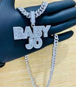 Colgante de Corona con Letra BABY JO para Niños, Clásico, con Diamante de Corte Redondo, Chapado en Plata de Ley 925 y Plata de 14K - Product Image 1