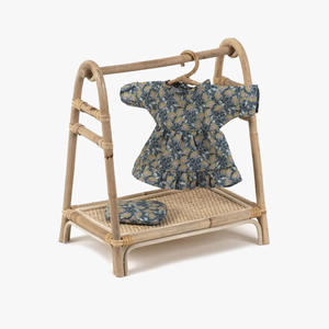 Perchero <span class=keywords><strong>de</strong></span> ratán para muñecas, colgador <span class=keywords><strong>de</strong></span> <span class=keywords><strong>ropa</strong></span>, perchas <span class=keywords><strong>de</strong></span> pie para muñecas <span class=keywords><strong>Barbie</strong></span>, accesorios <span class=keywords><strong>de</strong></span> juguete para niños - Product Image 1