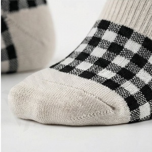 Free Design Women Compression Running <b>Socks</b> Cushion Crew Oem Custom Athletic Support Performance Breathable Fit Customized Color - Product Image 6